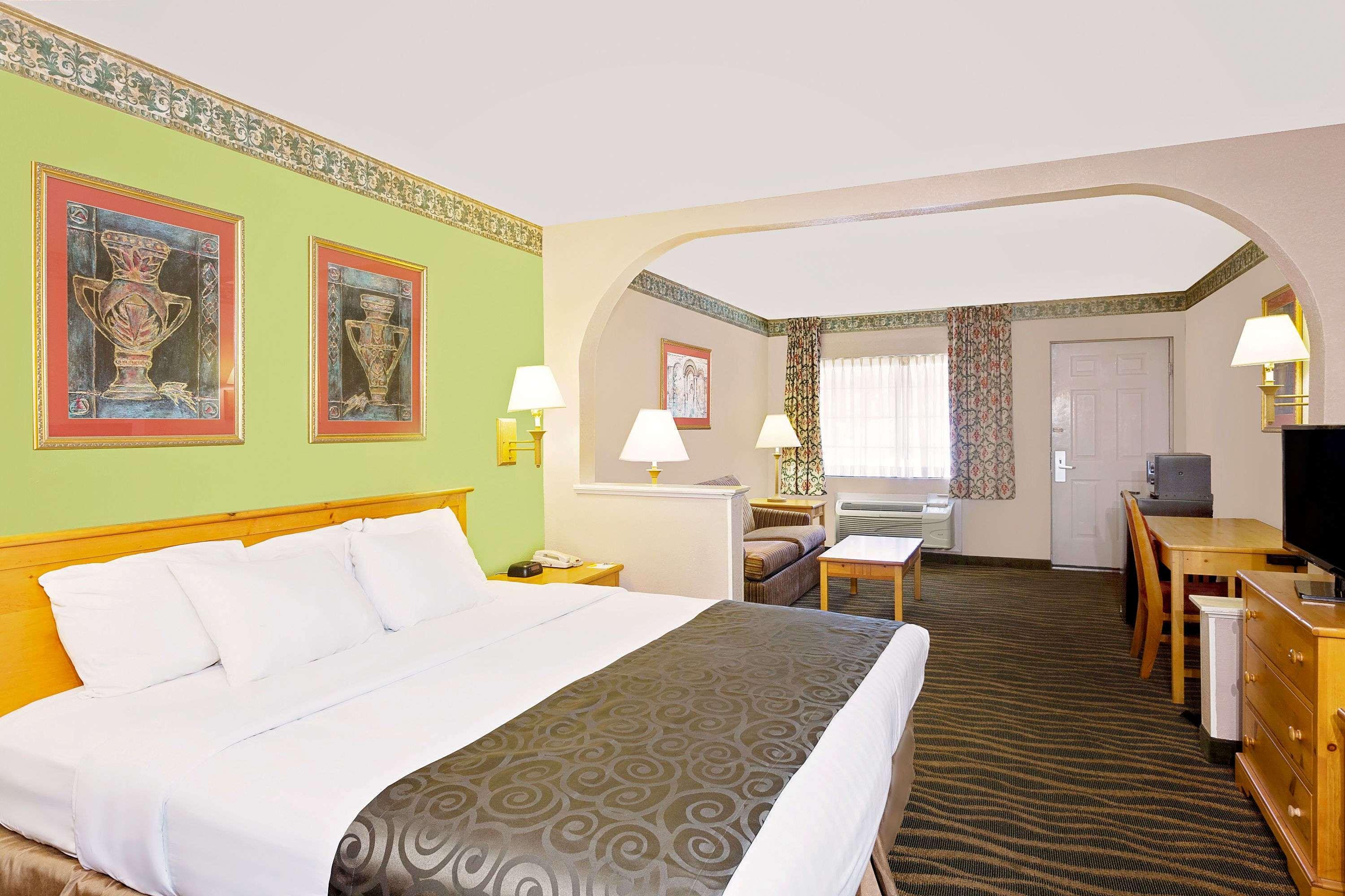 Days Inn & Suites By Wyndham Starkville Εξωτερικό φωτογραφία