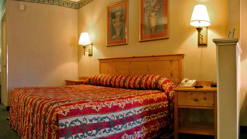 Days Inn & Suites By Wyndham Starkville Εξωτερικό φωτογραφία