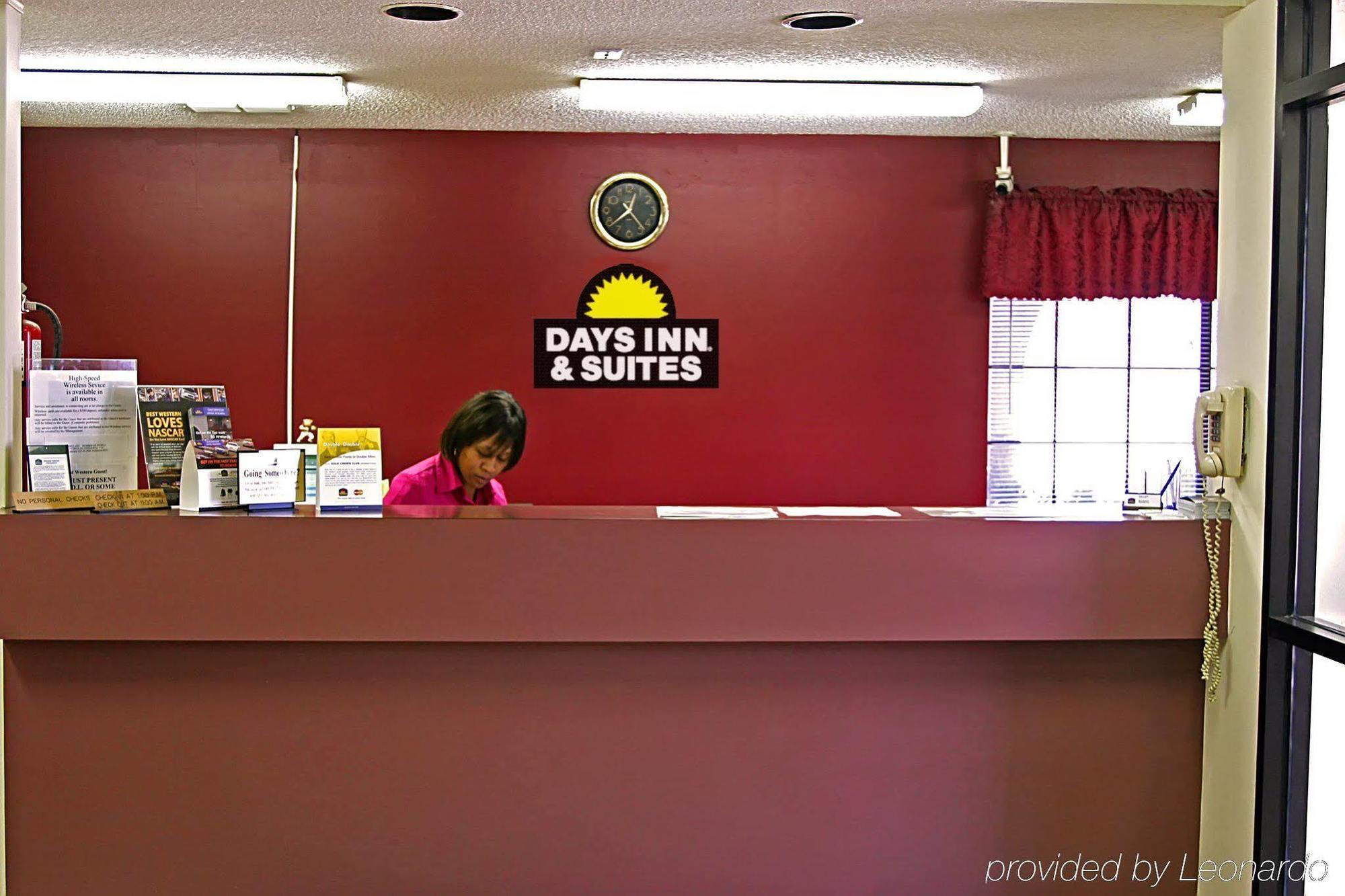 Days Inn & Suites By Wyndham Starkville Εσωτερικό φωτογραφία