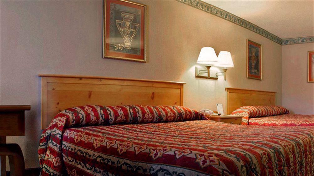 Days Inn & Suites By Wyndham Starkville Εξωτερικό φωτογραφία